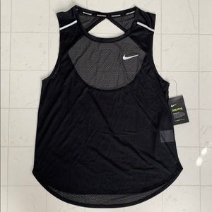 Nike Breathe Tank